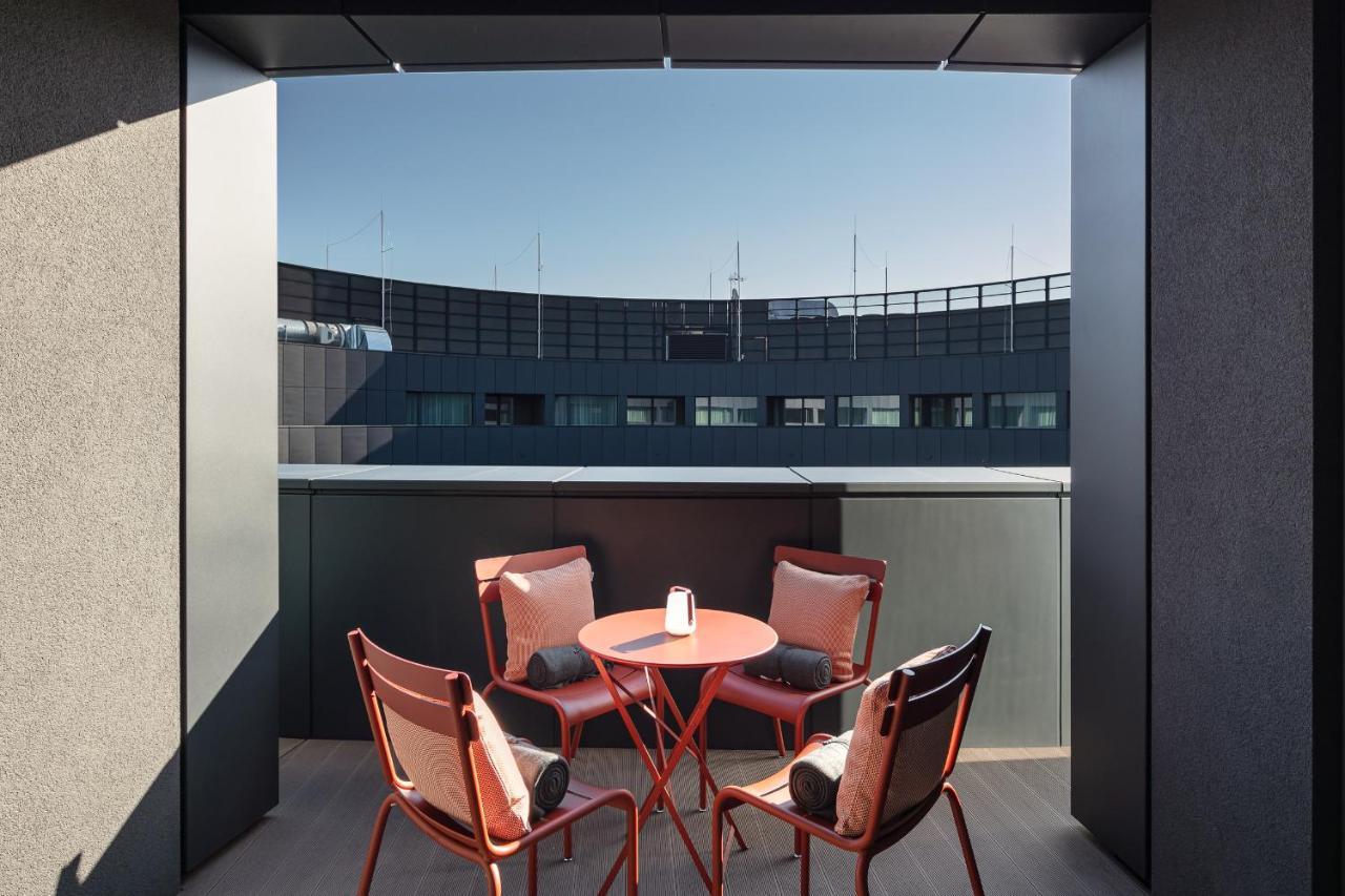 Stages Hotel Prague, A Tribute Portfolio Hotel ภายนอก รูปภาพ